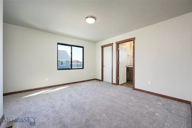 Building Photo - 1305 Beeker Ln