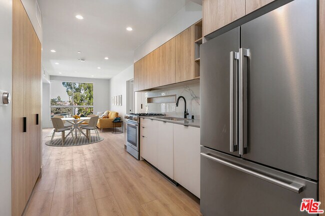 Foto del edificio - 12431 Rochester Ave