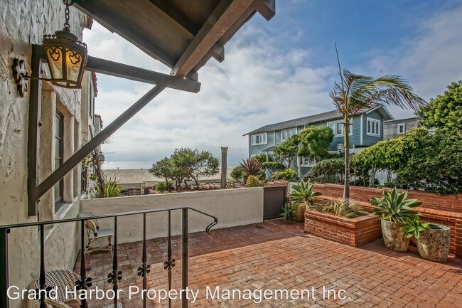 Foto del edificio - 2444-2446 The Strand