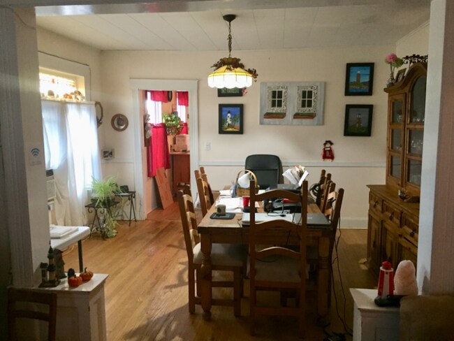 Building Photo - 1551 W Broad St