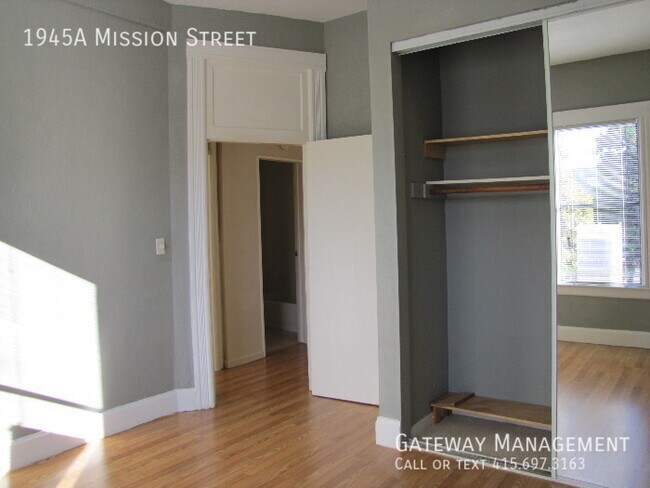 Building Photo - Top Floor Mission St nr 16th Street BART i...