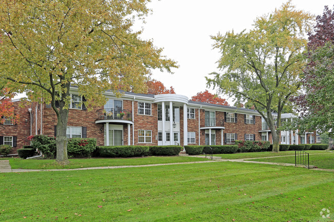 Building Photo - Buckingham Square Apts and TH