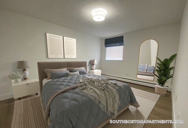 Building Photo - 740 E 7th St