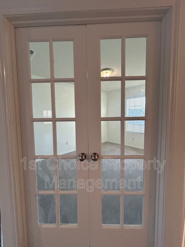 Foto del edificio - 4640 Greyberry Dr