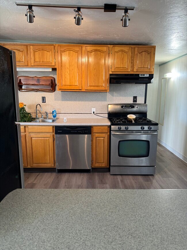 Foto del edificio - 3503 Cottage St