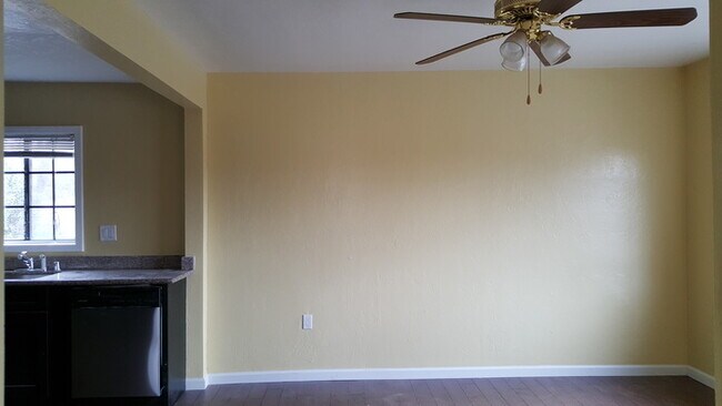 Building Photo - Ready Soon! 1 Bdrm/1 Ba Unit Close to DT SJ!
