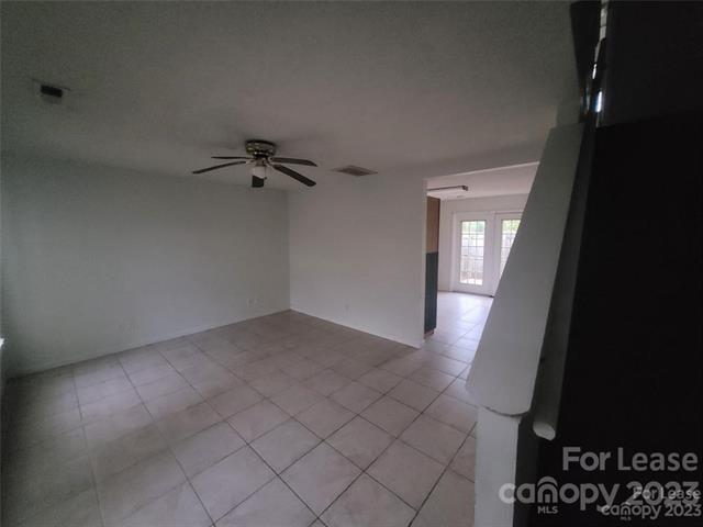 Foto del edificio - 405 E Jefferson St