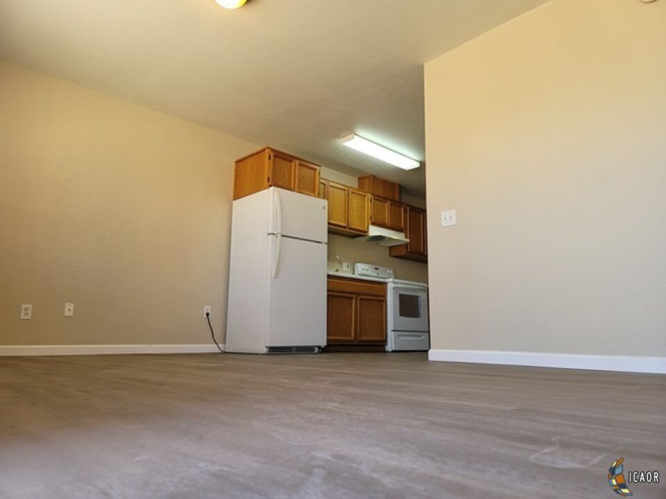 564 Adams Ave, El Centro, CA 92243 Room for Rent in El Centro, CA