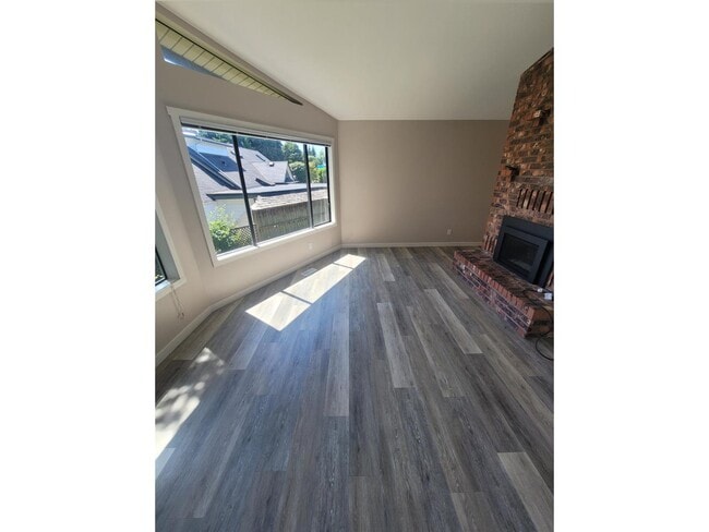Building Photo - 15924 Buena Vista Ave