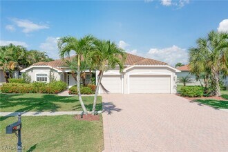 Building Photo - 2250 Grove Dr