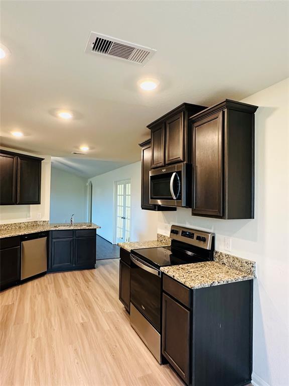 Building Photo - 328 Spanish Stone Dr