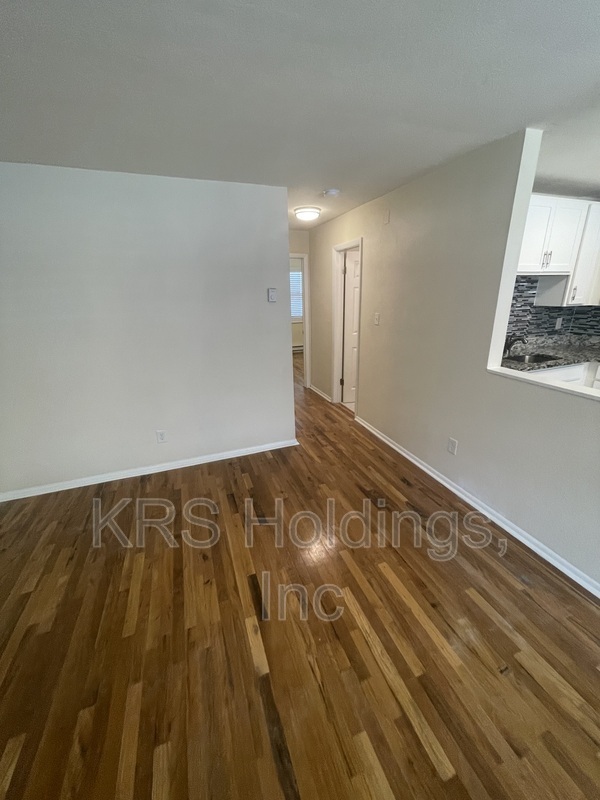 Building Photo - Willow Sands Apartments