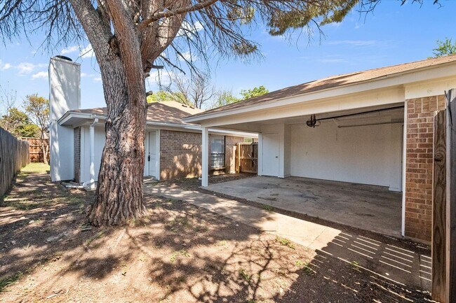 Foto del edificio - Affordable South Fort Worth Half Duplex