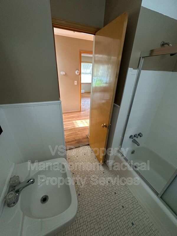 Foto del edificio - 15917 Turney Rd