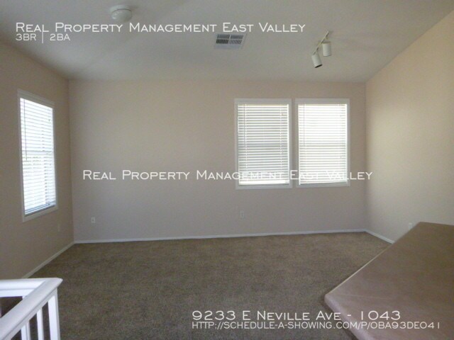 Building Photo - 9233 E Neville Ave