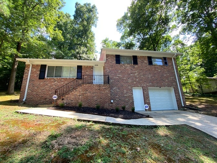 Primary Photo - 1009 Springview St, Birmingham, AL 35215 -...