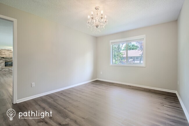 Building Photo - 4908 Impatiens Ave N