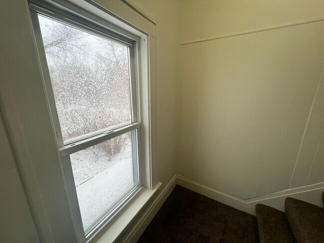 Building Photo - 911 Townline Rd