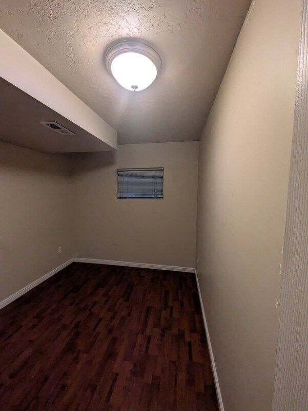 Foto del edificio - 6389 Elbow River Cir S