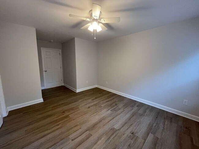 Foto del edificio - NEW CONSTRUCTION! Available August 10TH, 2026! 1/2 Off Deposit!