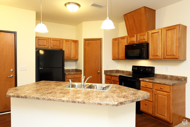 Kitchen - Cedar River Bluffs Apartments