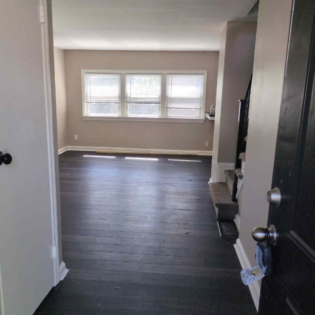 Building Photo - 45 S Pennewell Dr