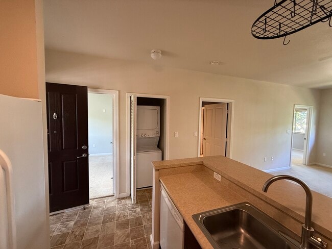 Building Photo - 143 Hoowaiwai Loop