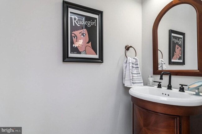 Building Photo - 2558 Banshire Dr