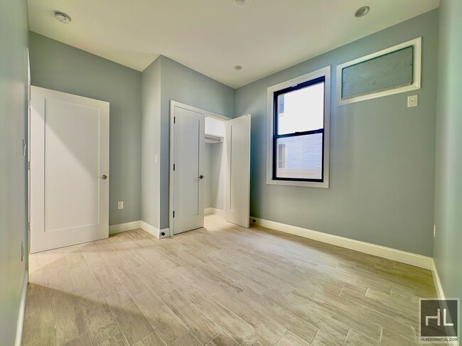 Foto del edificio - 3 Bedroom on 78 Street Bay Ridge