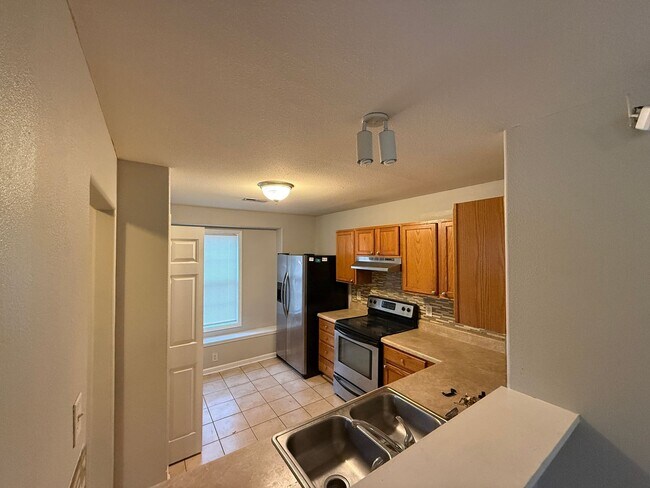 Foto del edificio - Well Maintained home in North Charlotte!