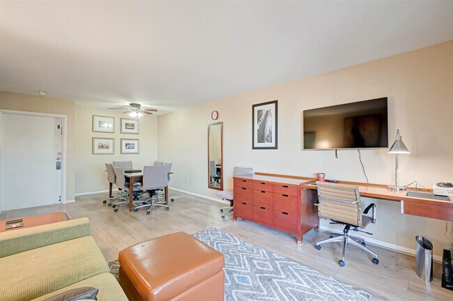 Building Photo - 8433 Hearth Dr