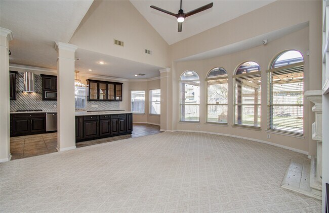 Foto del edificio - 1230 Blue Leaf Dr