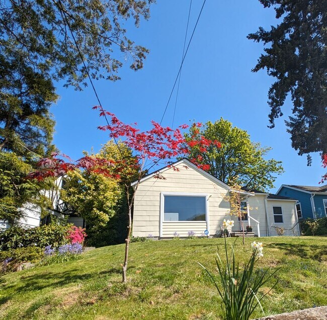 Photo - Updated 3 Bedroom Charmer in the Heart of ... House