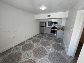 Building Photo - 169 NE 50th St