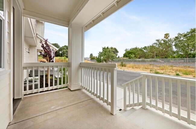 Building Photo - 2253 Vanderford Dr