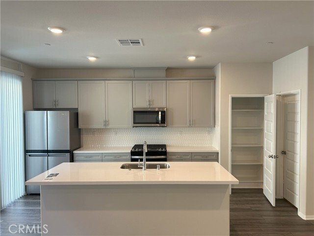 Building Photo - 40416 Birchfield Dr