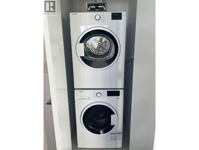 Building Photo - 2425 Alpha Ave