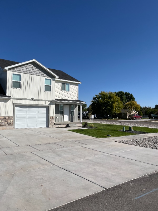 Building Photo - 3261 Reynard Ln