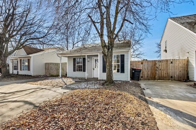 Foto del edificio - 2101 Blueberry Ln
