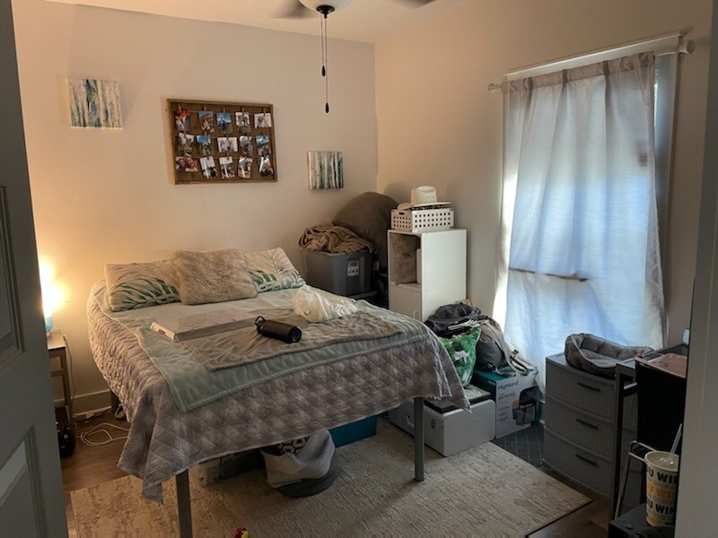 Bedroom - 113 Market St