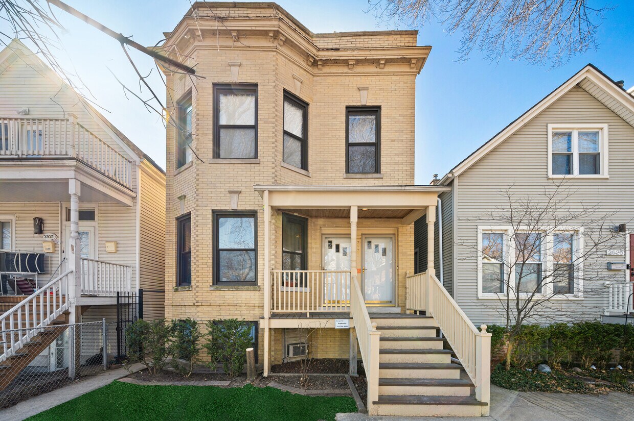 2523 W Winona St Unit 1S, Chicago, IL 60625 Room for Rent in Chicago
