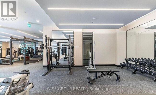 Photo du bâtiment - 2020 Bathurst St