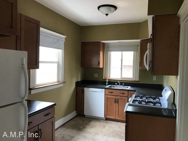 Building Photo - 3827 Millsbrae Ave