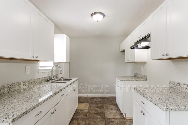 Building Photo - 3913 Chelsea Hill Dr