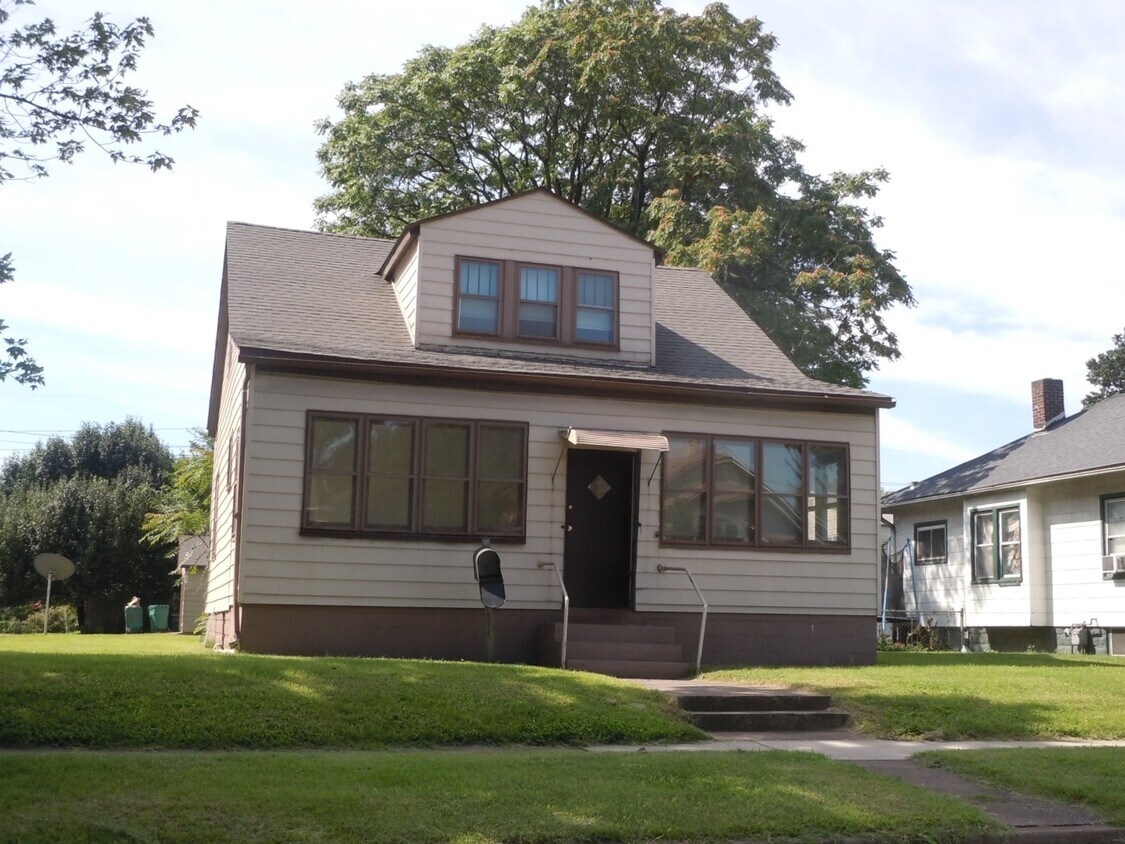 2240 Lincoln Ave, Granite City, IL 62040 House Rental in Granite City