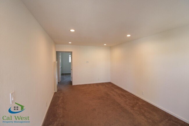 Foto del edificio - 199 Hollis Ave