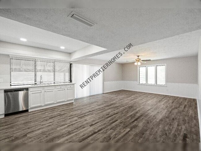 Foto del edificio - 1807 Woodbury