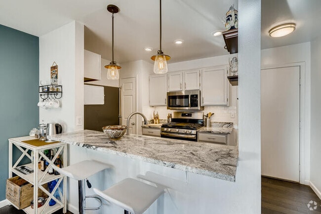 Kitchen - 1906 S Balsam St