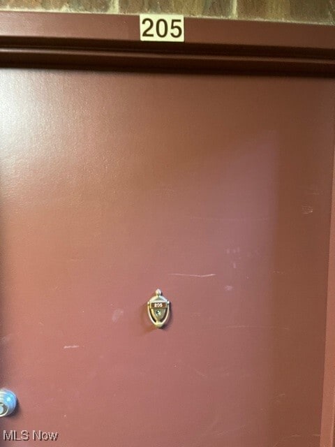 Building Photo - 1860 Mahoning Ave NW