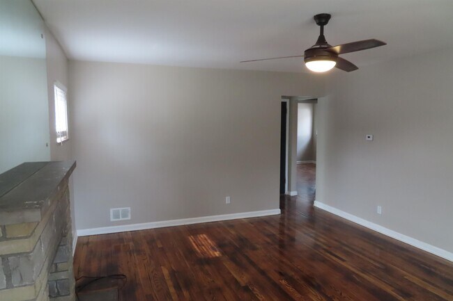 Building Photo - 1121 Fairwood Ave